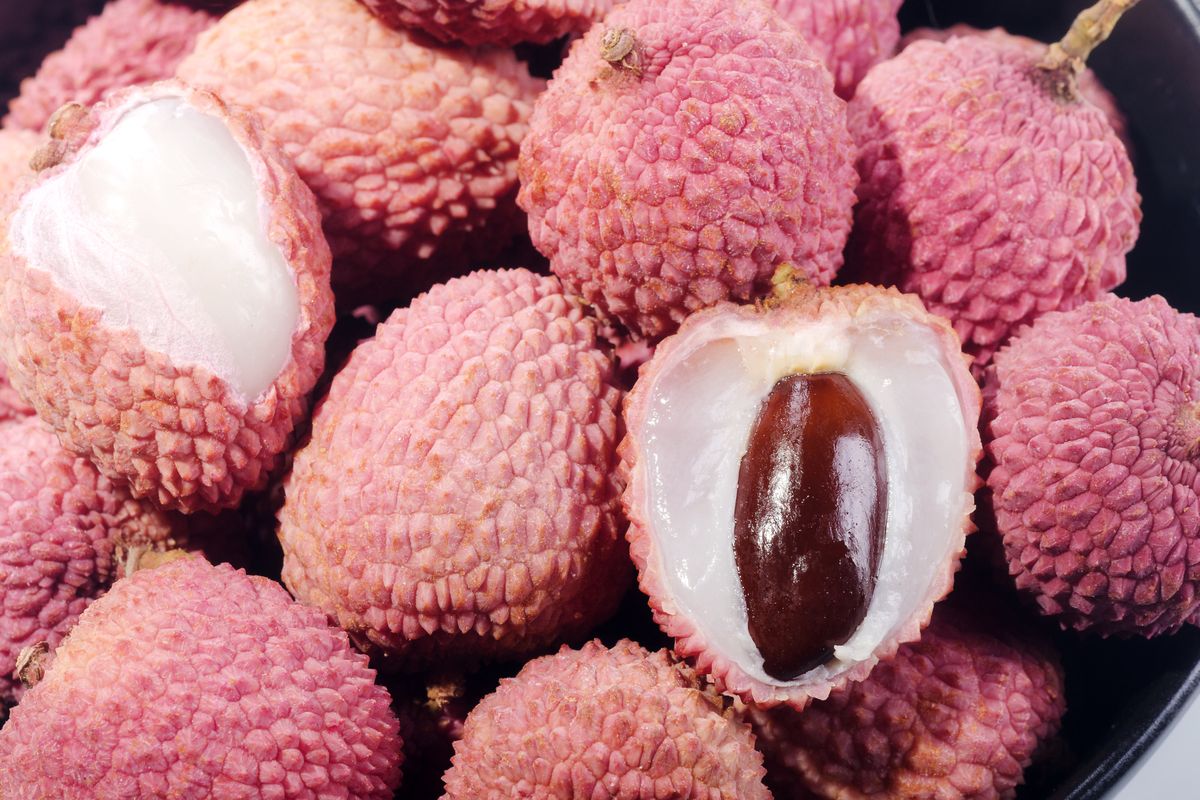 V obchodě se k nim přibližme stejně jako pes k ježkovi. Toto ovoce je bohaté na vlákninu, která je prospěšná pro střeva a snižuje hladinu cholesterolu.