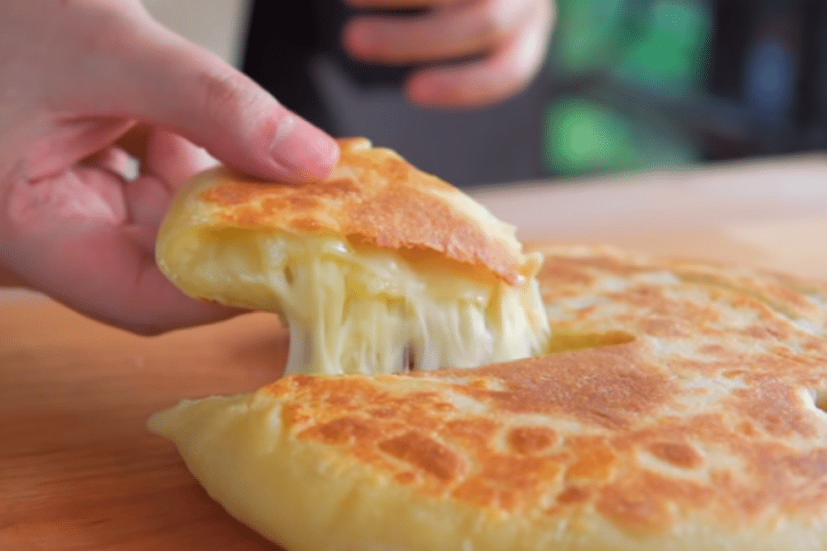 Jak připravit sýrový chléb na pánvi: vynikající recept za 10 minut z jednoduchých ingrediencí.