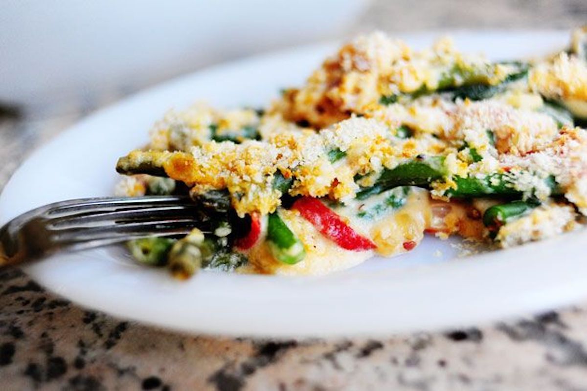 Zapečená fazole a brambory: opravdová pochoutka přímo z trouby.