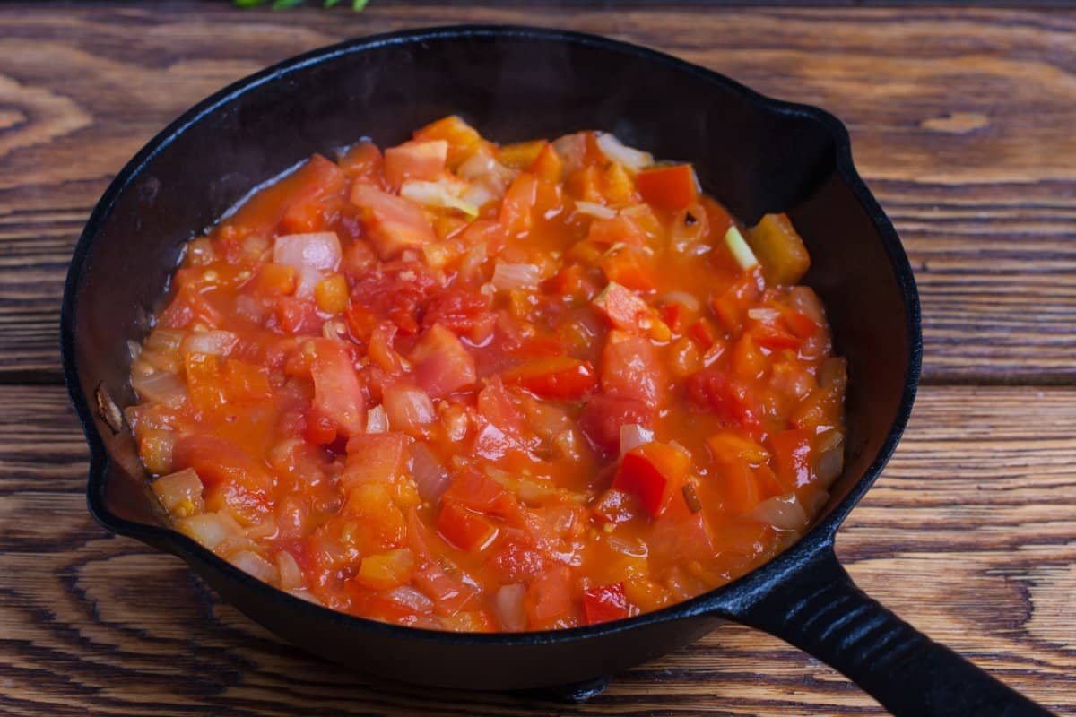 Nejlepší způsob, jak si v zimě vychutnat vejce k snídani. Jsou rychlá na přípravu, krásně voní, chutnají skvěle a zahřejí.