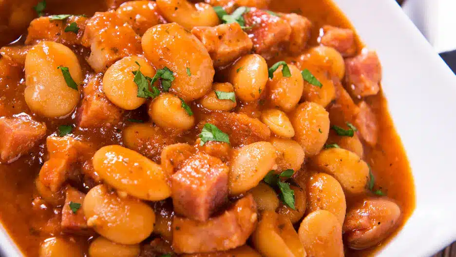 Ideální pro zahuštění pečených fazolí. Zesiluje chuť a dělá polévku sytější.