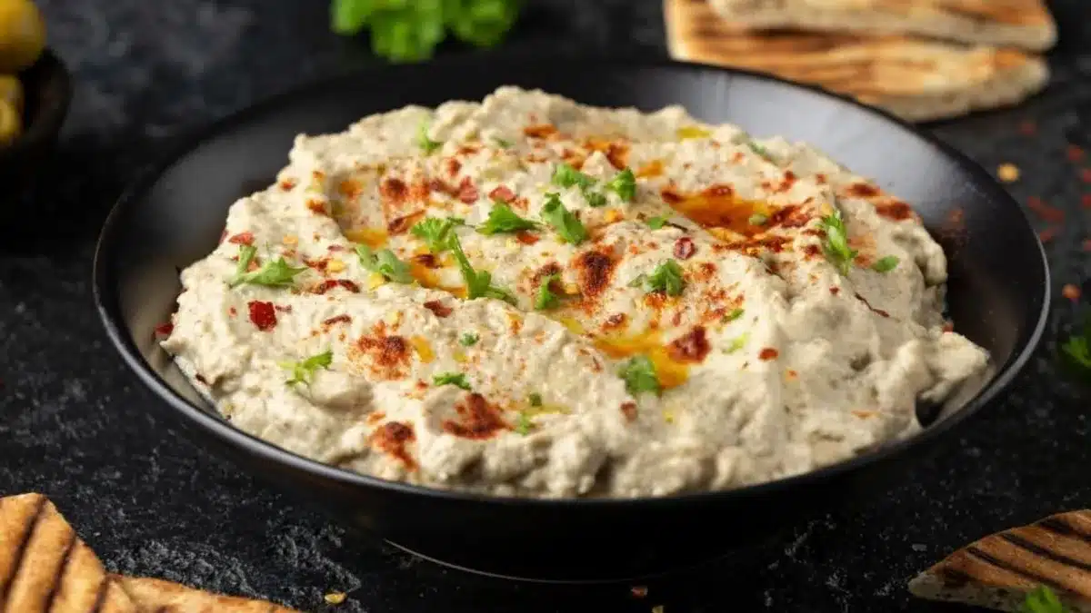 Jak připravit hummus z pečených lilků: recept na krémový a chutný arabský baba ganoush
