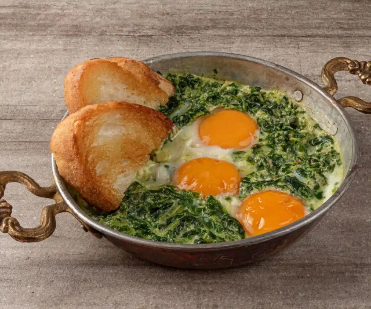 Perská vejce dobývají internet. Nargesi se těší obrovské popularitě.