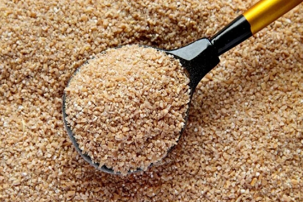 Přidám několik lžic. Kapustová polévka může snadno nahradit hlavní jídlo.