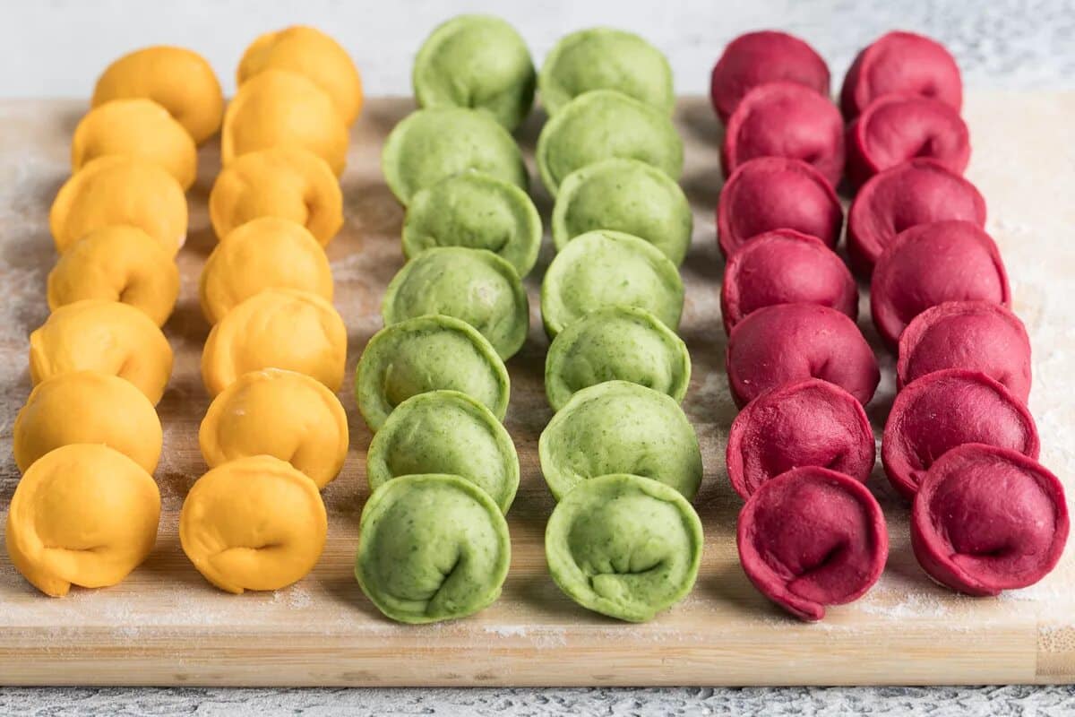 Připravuji tyto knedlíčky v italském stylu. Jsou velmi chutné díky své barvě a měkkému těstu.