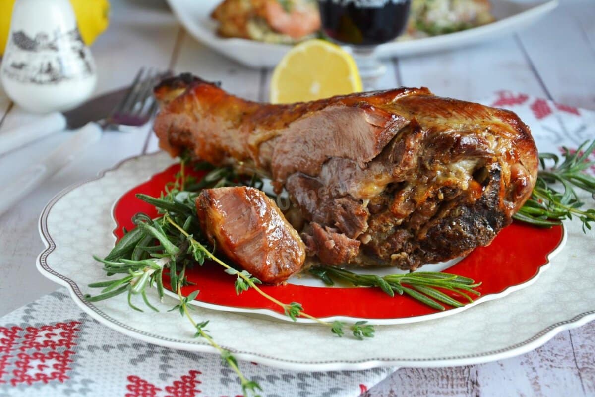 Už mnoho let jím kuřecí prsa. Toto maso má méně kalorií, proto ho večer marinuji a večeře se připraví sama.