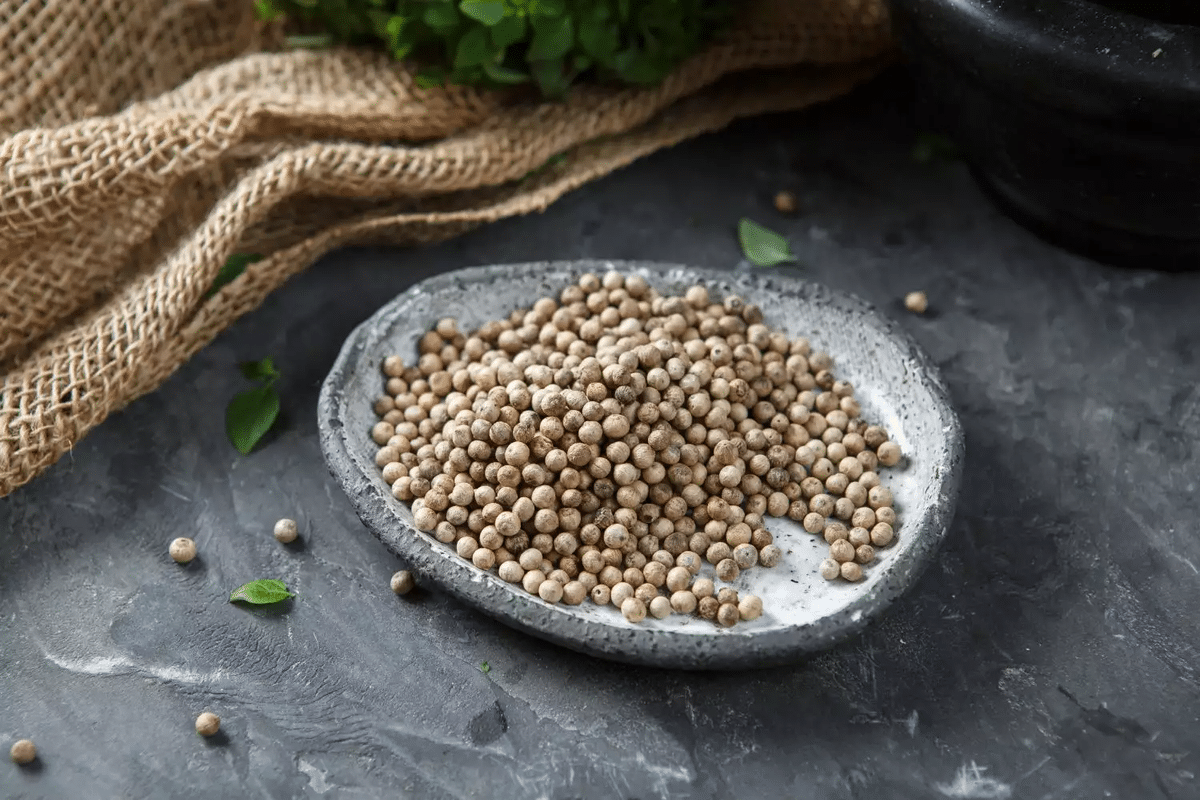 Dříve jej používali aristokraté. Nyní je toto koření velmi podceňováno.