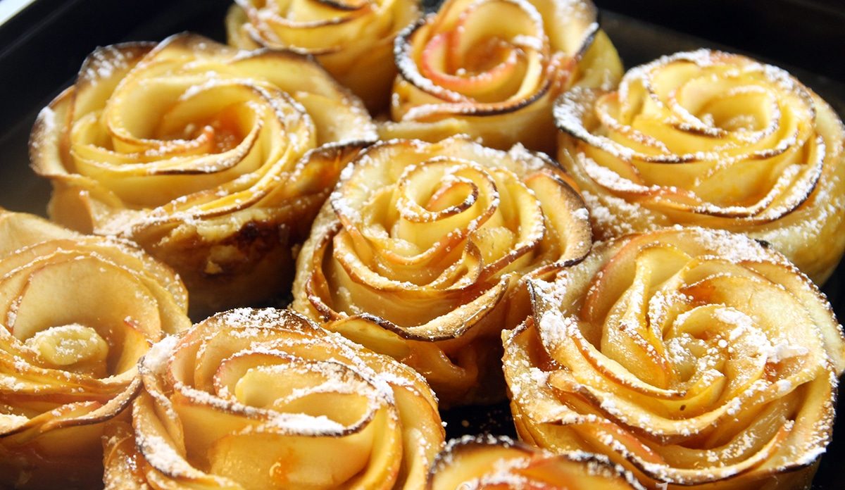 Nejedná se o faworki, ale o karnevalové růže. Křupavé, chutné, připravené ve fritéze.