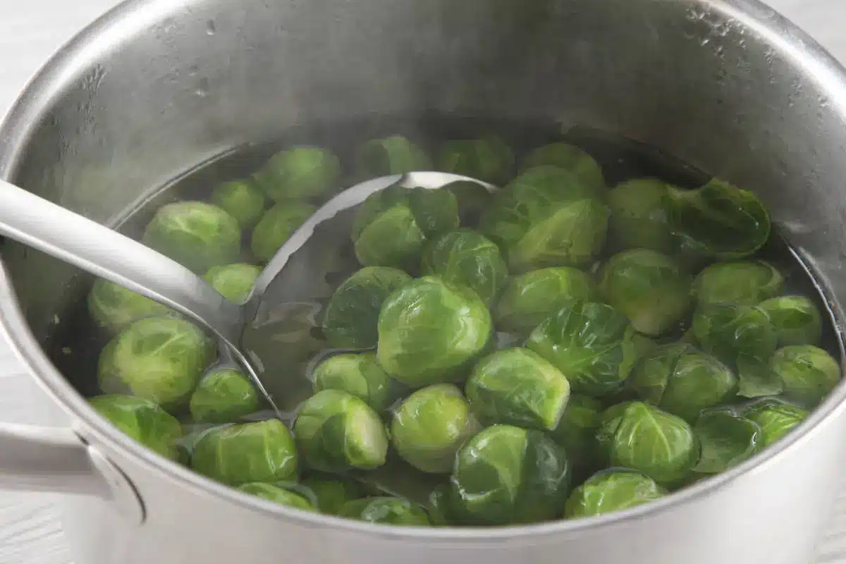 Je to opravdový zdroj vitamínů, ale Češi ho nemají rádi. Dávám ho do sklenic a nakládám.